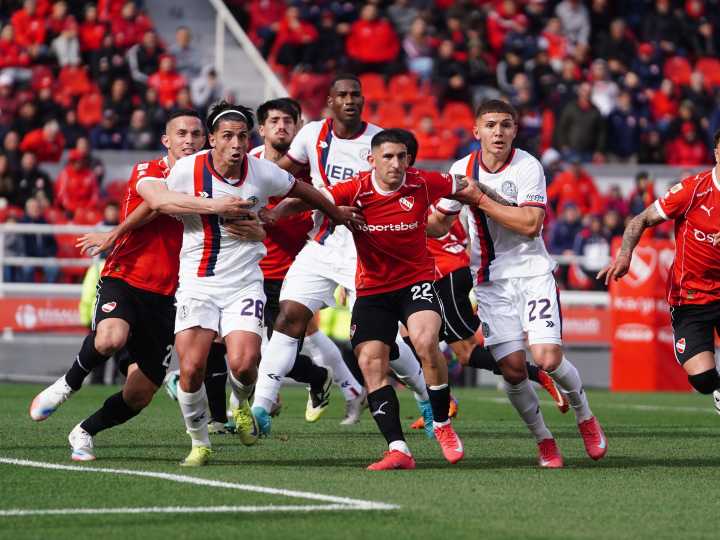 San Lorenzo y su racha maldita en los clásicos: ganó uno de los últimos 21 e igualó el peor registro de su historia