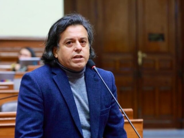 Edward Málaga a favor de censurar a Santiváñez: "Es algo que reclama la ciudadanía"