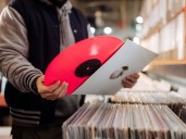 Emblemática tienda de música abre nueva sucursal en el MUT en Las Condes