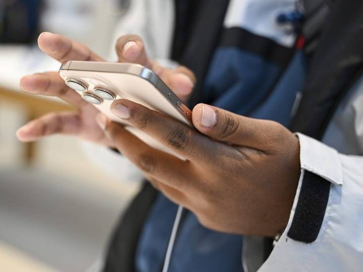 Fake celebrity chatbots sent risque messages to teens on top AI app