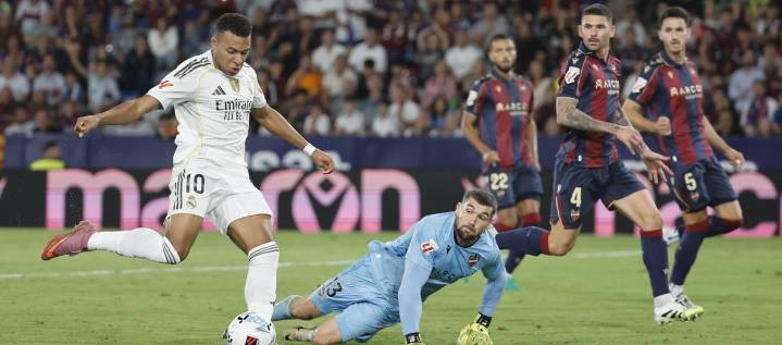 Vinicius y Mbappé reafirman el pleno de victorias y liderato del Real Madrid
