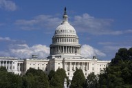 Left and right are joining forces to ban lawmakers from trading stock