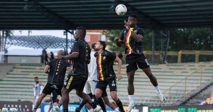 Aumenta la crisis en el Deportivo Pereira: ​La FIFA lo sancionó por incumplir obligaciones financieras