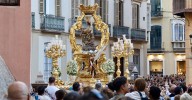 La devoción por la Virgen de la Victoria llena las calles de Málaga: así se está viviendo la procesión