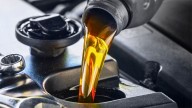 Cada cuánto tiempo se le debe cambiar el aceite al auto