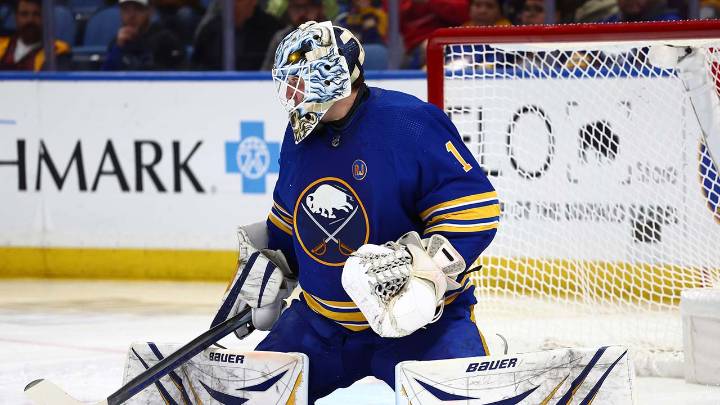 Report: Sabres goalie Ukko-Pekka Luukkonen dealing with injury