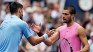 Carlos Alcaraz destroza a Novak Djokovic y se mete en la final del US Open (4