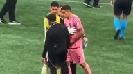 ¿Lo escupe? Las imágenes que incriminan a Luis Suárez en un escándalo en Estados Unidos El equipo de Lionel Messi y compañía cayó por 3