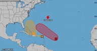 Pendiente el gobierno al paso de onda tropical