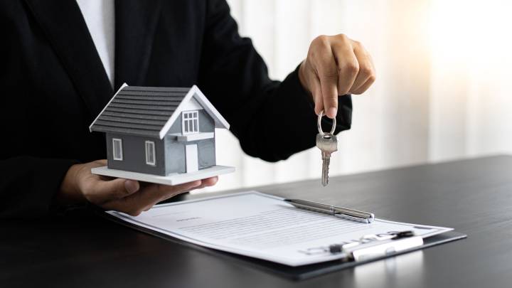Julio dispara las cifras del sector inmobiliario en las islas