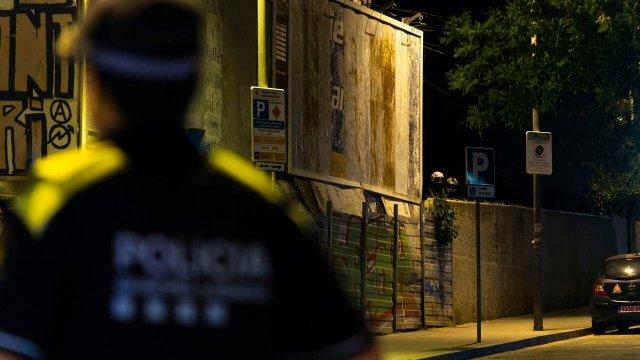 Asesinan a un menor a puñaladas en el distrito de Sants