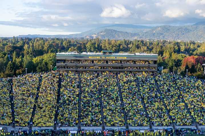 Oregon State Beavers at No. 6 Oregon Ducks: Live updates today