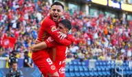 Eso le pasa por ser campeón: Joyería da a Alexis Vega un “anillazo” en conmemoración de título de Toluca