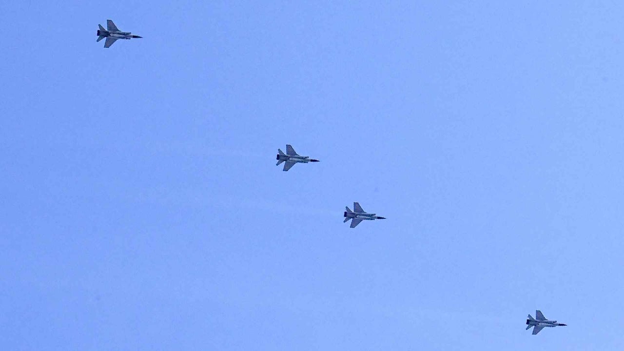 "Una desfachatez sin precedentes": país miembro de la OTAN denunció que tres aviones de combate rusos violaron su espacio aéreo