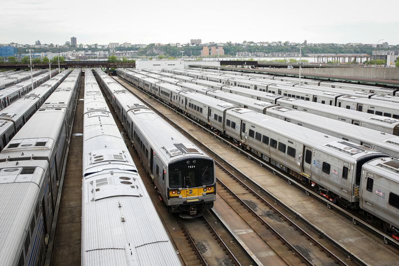 Trump appoints board to mediate New York rail contract dispute