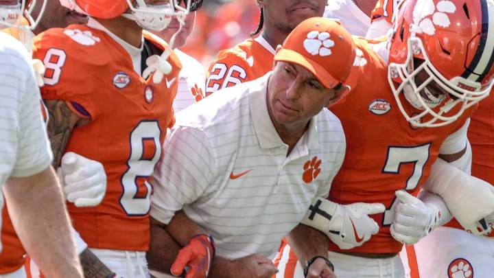 Clemson football news: Tigers roasted after disastrous start vs. Syracuse