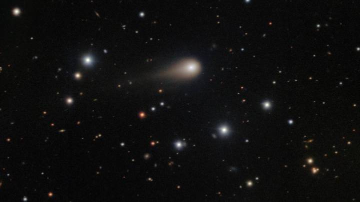 Scientists snapped new photo of the interstellar comet lighting up