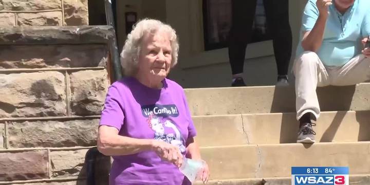 Local ‘Rosie the Riveter’ rings Labor Day bell