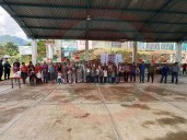 Alcalde llega a la comunidad más lejana para inaugurar ciclo escolar