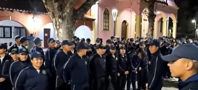 Desde El Carril hasta la Catedral: La fe policial en camino al Milagro