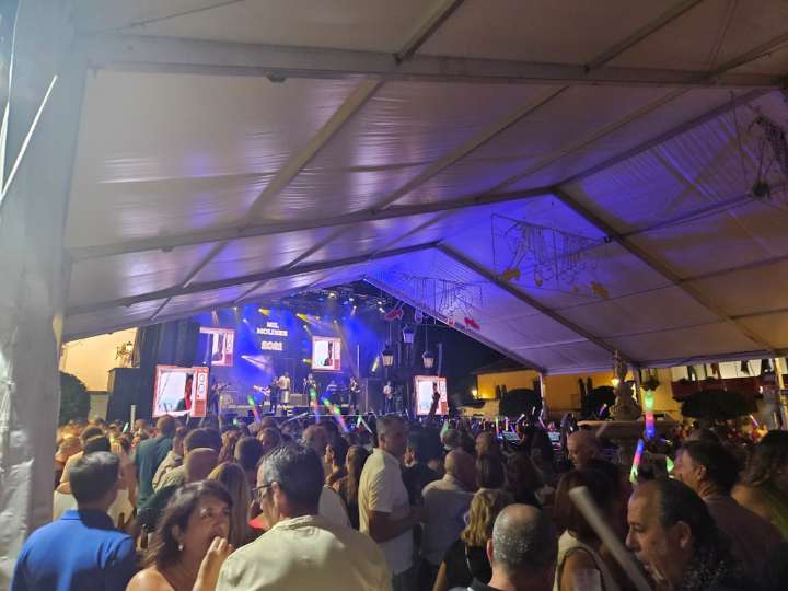 Más de 400 mayores disfrutan de la cena en las Fiestas de la Virgen de la Aurora en Otura