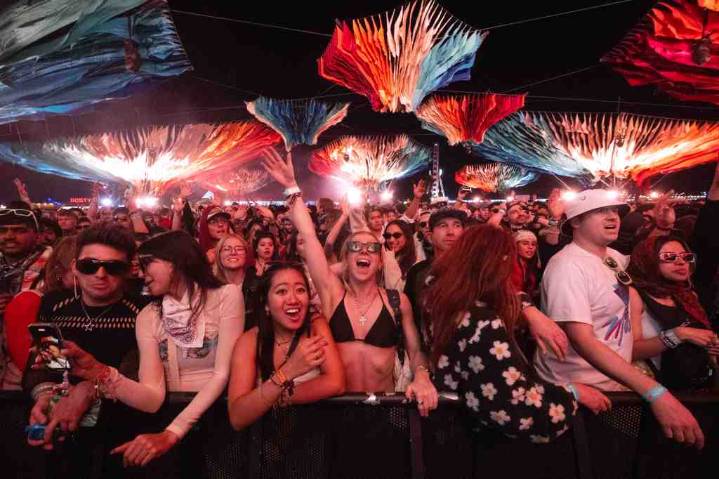 Coachella 2026: Fans weigh in on the festival selling out for the first time in 3 years