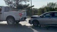 Choque por alcance en V. Carranza deja daños en par de autos