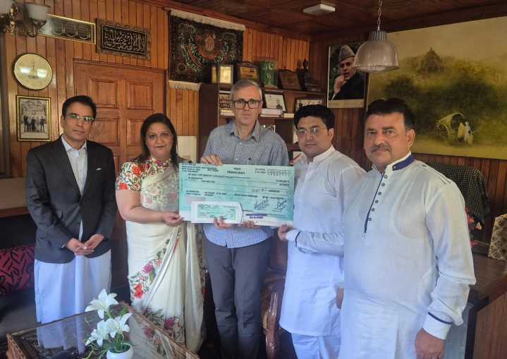 Satsang Donates Rs 1 crore to CM Relief Fund, CM Omar Expresses Gratitude 