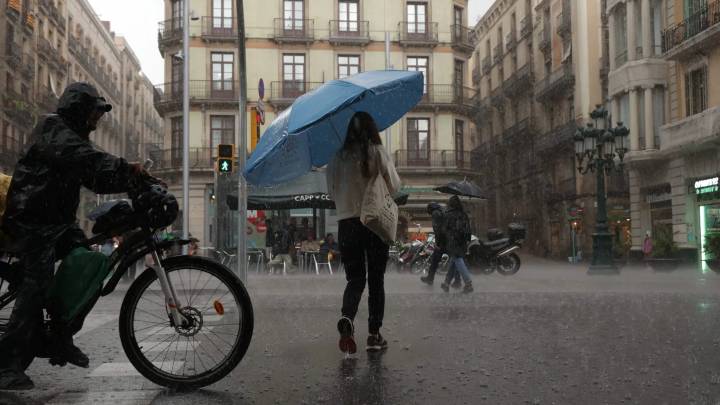 Alerta en Catalunya por la previsión de lluvias intensas el domingo por la tarde