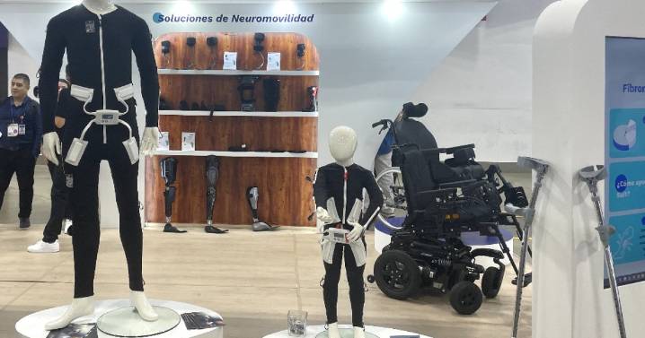 “Es recuperar calidad de vida”: paciente con esclerosis múltiple probó innovador dispositivo en Pereira
