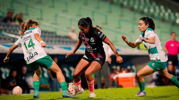 ¡Puebla Femenil se cae al final! Santos lo derrota en el tiempo de compensación