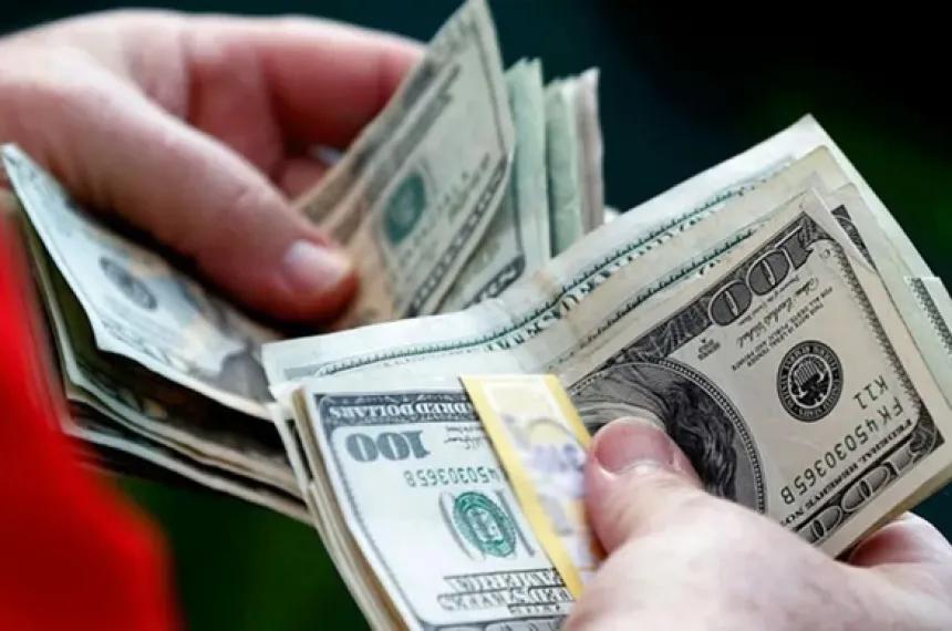 El dólar oficial encadena otra leve alza