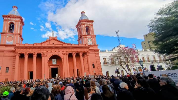 Multitudinario cierre de la Fiesta de Protección de la Virgen