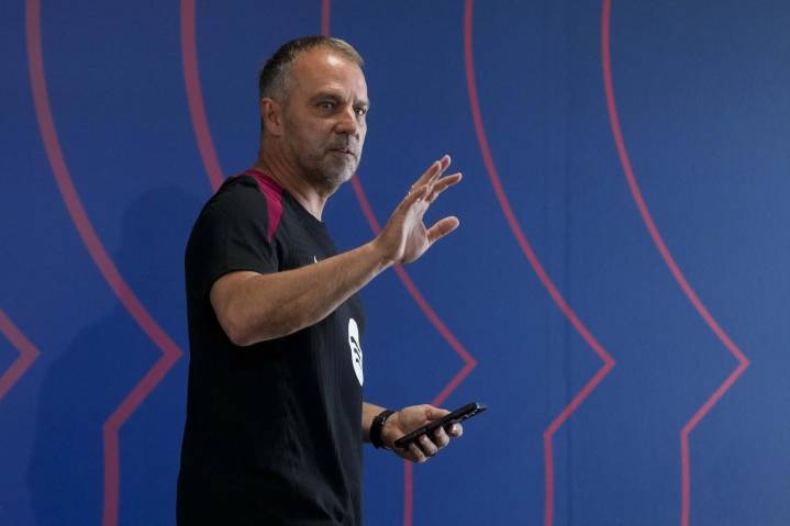 La UEFA levanta la sanción a Flick y podrá dirigir al Barça en el estreno de Champions