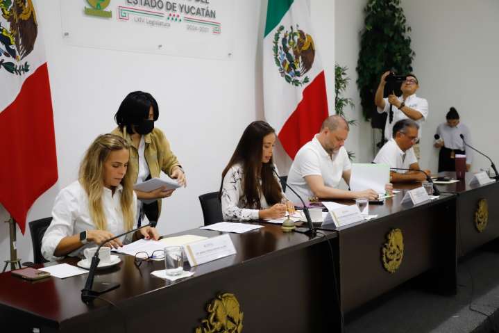 Aprueban dictámenes sobre desarrollo turístico y protección ambiental v