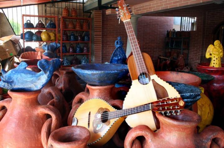 La música oriental sigue cultivándose pese a la falta de proyección en los medios