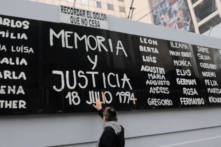 Atentado a la AMIA: confirman juicio en ausencia para iraníes prófugos
