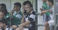 Luis Vilachá, segundo entrenador del Arenteiro, llegó y besó el santo