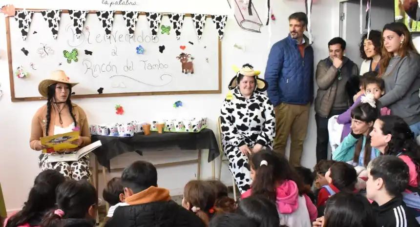 “Encuentro con los Libros” reunió a estudiantes y docentes en el ISFDyT Nº 81 de Miramar
