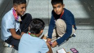 Los niños saharauis del programa 'Vacaciones en Paz' regresan a los campamentos de refugiados en Argelia