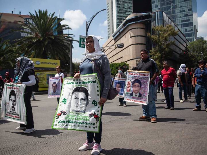 Embajada de EU advierte por protestas de Ayotzinapa