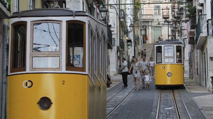 ¿Qué es el Ascensor de la Gloria, el funicular donde 15 personas han muerto en Lisboa?