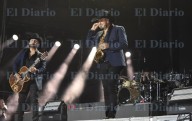 Prende la fiesta de independencia el grupo “La fiera de Ojinaga“