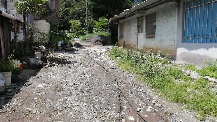 Vecinos de La Carbonera en Nogales piden pavimentación tras inundaciones