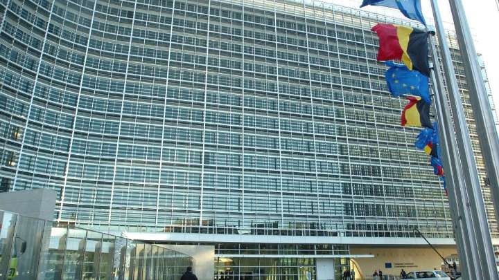 Europa mete presión a Peter Lim con una posible multa millonaria