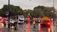 Queman autobús y patrulla cerca de Casa Aguayo entorno a una marcha de normalistas de Teteles
