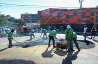 Alcaldía de Mariño avanza en el Plan de bacheo en la calle Fajardo