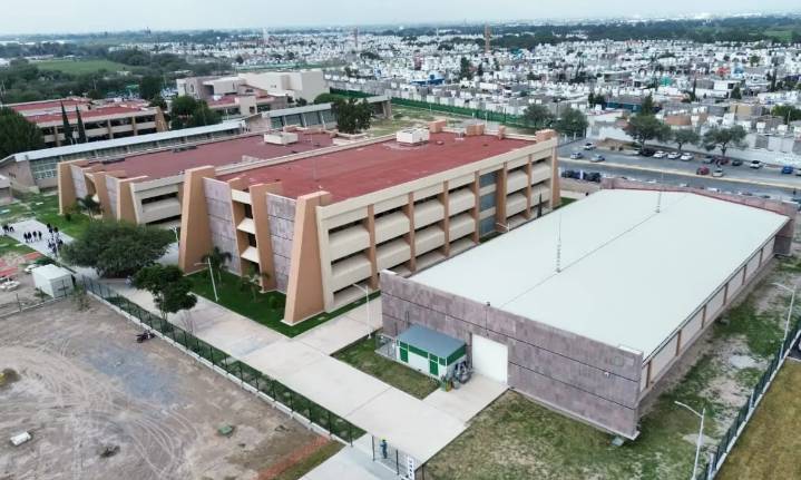 Arranca la Rosario Castellanos con 800 estudiantes