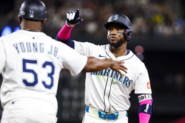 Deadspin | Mariners aim to continue power display in return home vs. Cards