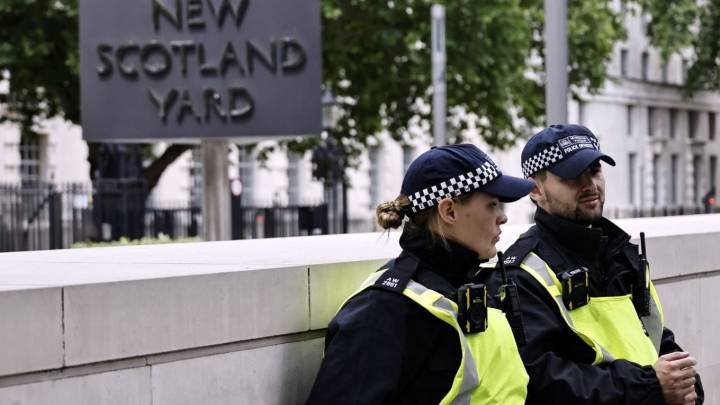Policías en Londres podrían ser obligados a declarar si son masones como medida preventiva